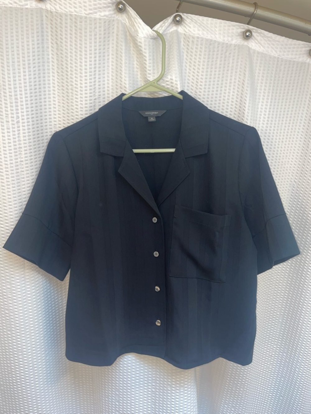 Banana Republic Black Short-Sleeve Button-Down Shirt